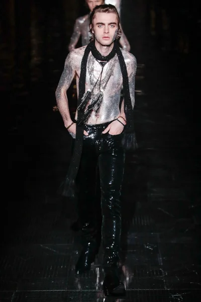 Look 67